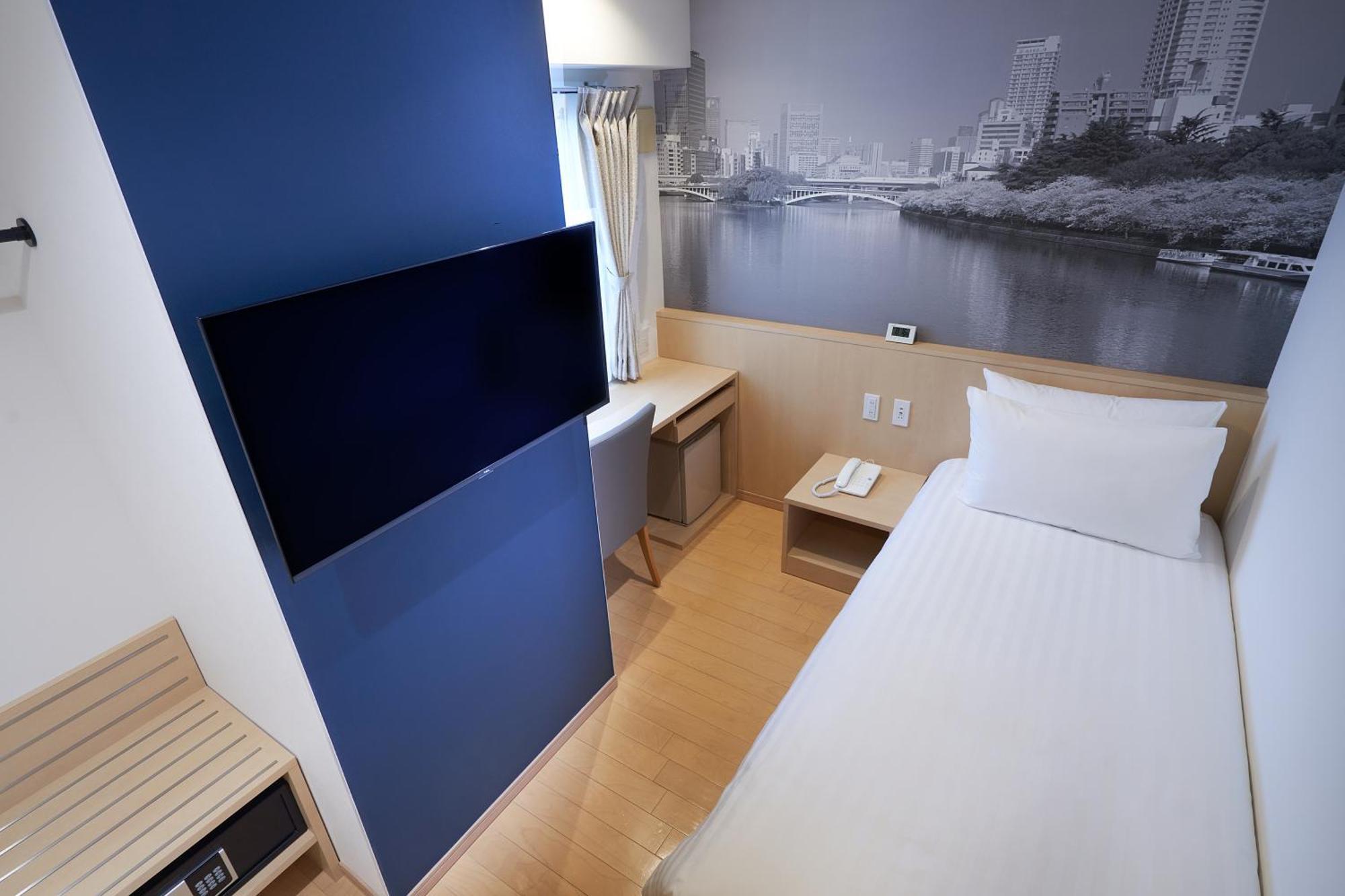 Travelodge Honmachi Osaka Exterior photo